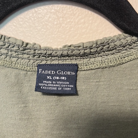 Long sleeve basic Tee - Picture 2 of 3